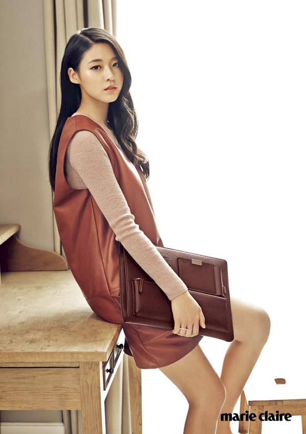설현 마리끌레르 9월 화보