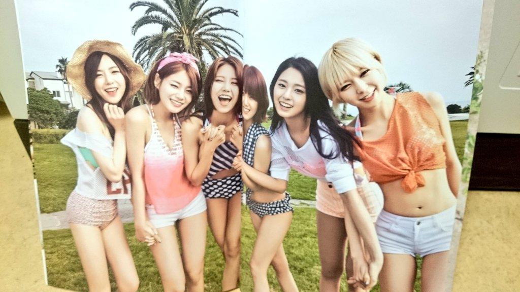 AOA 핫썸머 포토북 스캔(?).jpg