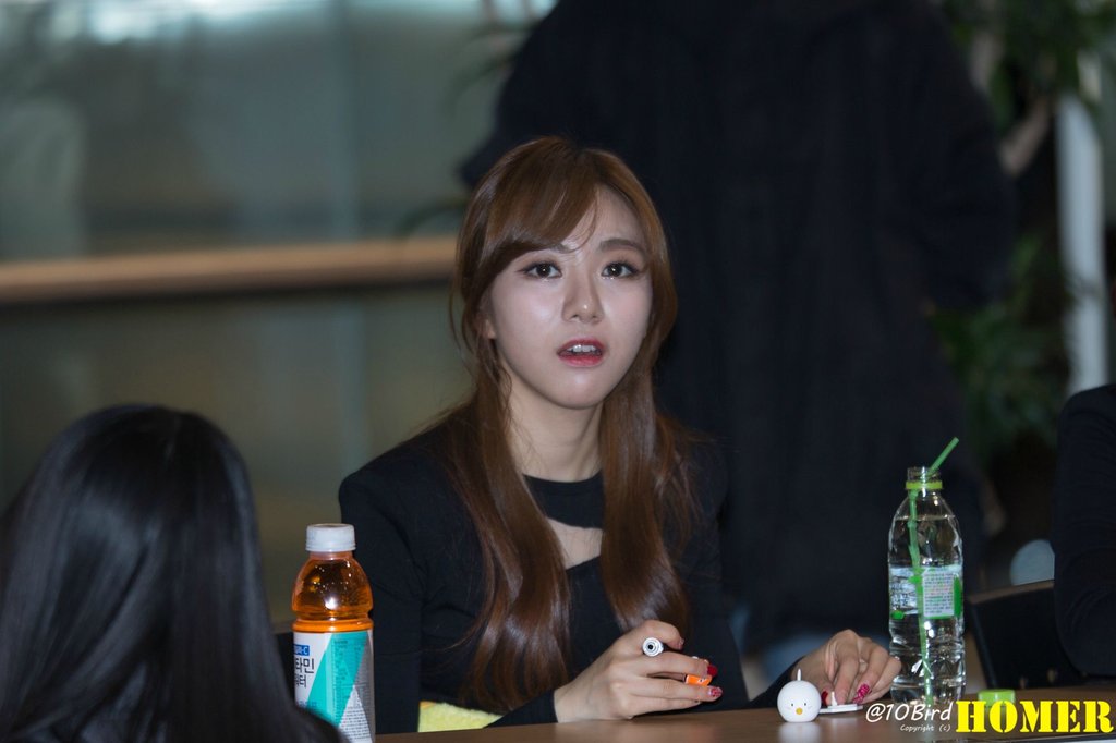 AOA 직찍 - 131027 영풍문고 김포공항점 팬싸인회 Part.2 (34 pics)