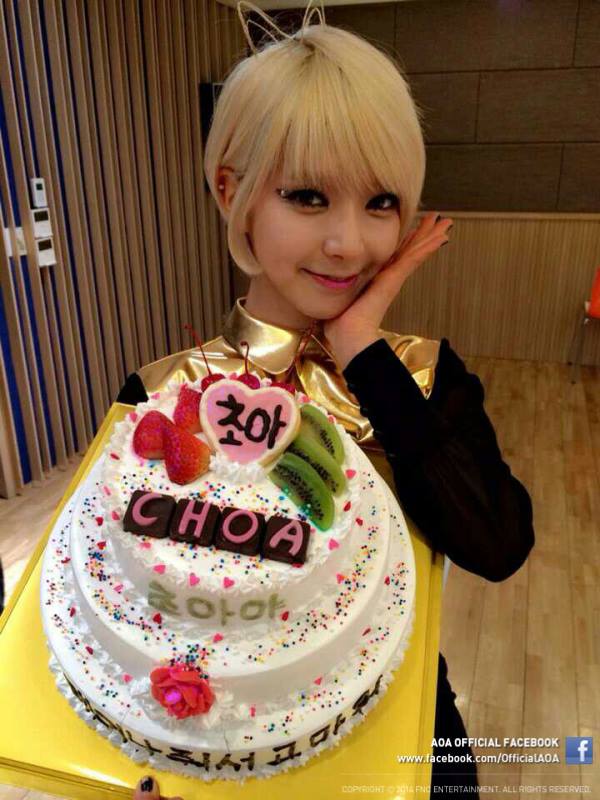 초아생일 - AOA 초아 페이스북 사진.jpg