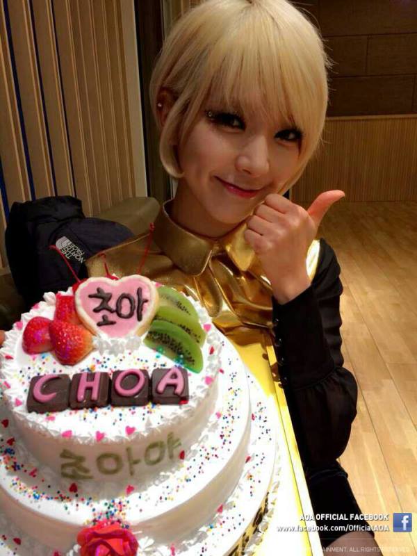 초아생일 - AOA 초아 페이스북 사진.jpg