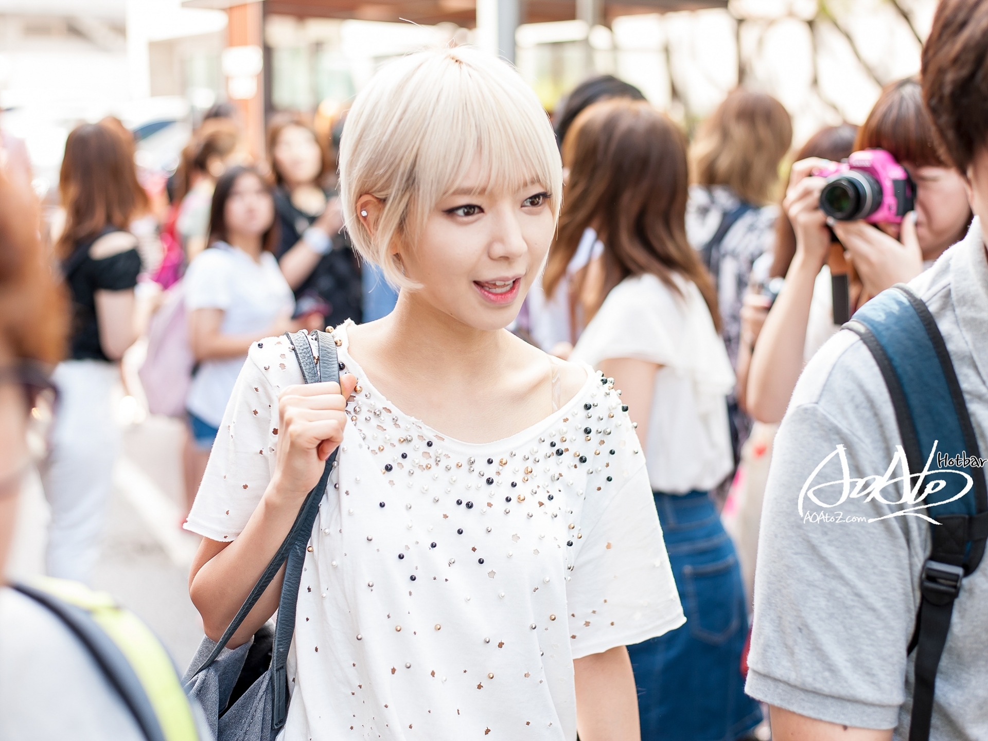 AOA 직찍 - 140718 뮤직뱅크 출근길 by 핫바