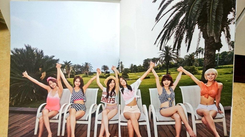 AOA 핫썸머 포토북 스캔(?).jpg