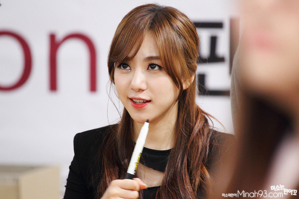 131027 AOA 김포공항 팬싸인회 직찍 (17 pics)