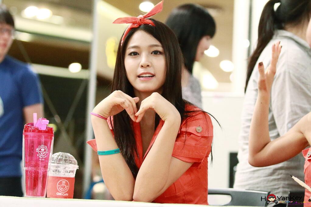 140628 AOA 설현 김포공항 팬사인회 직찍