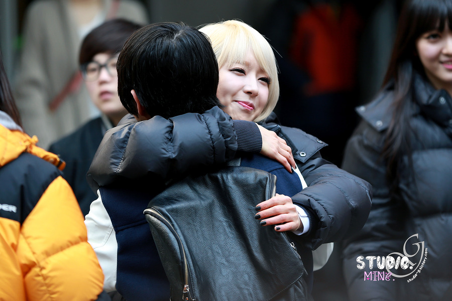 AOA  직찍 - 140215 명동 프리허그 이벤트 by MINe