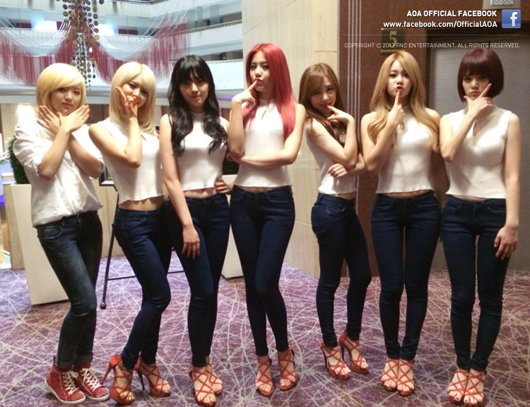 AOA 공식 페이스북 131120 업뎃 - 싱가포르에서의 AOA, 함께 보시죠!
