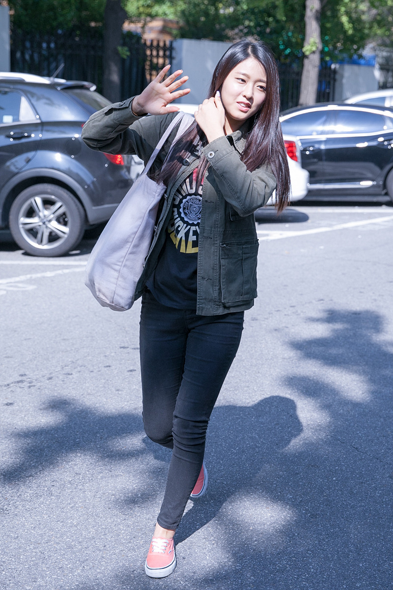 AOA 설현 직찍 - 141009 나눔국민대상 시상식 출근길