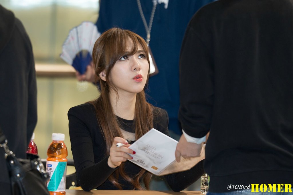 AOA 직찍 - 131027 영풍문고 김포공항점 팬싸인회 Part.1 (34 pics)