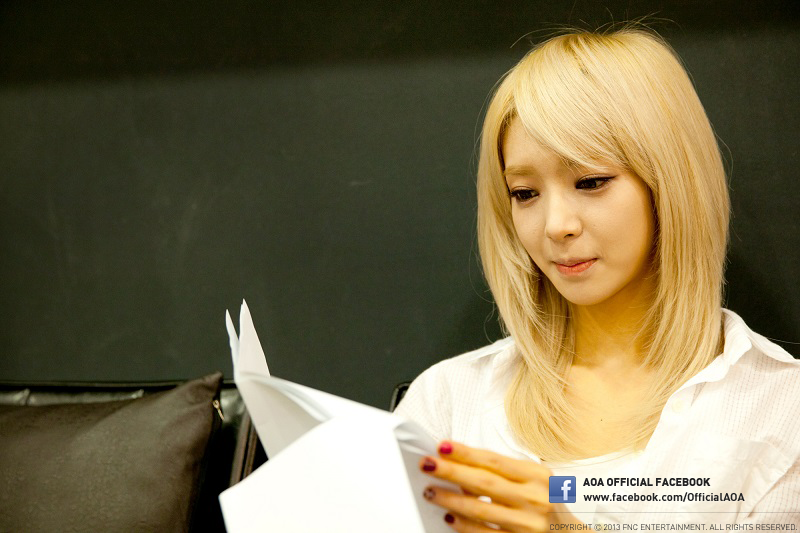 AOA 공식 페이스북 131028 업뎃 - 모두들 편안한 밤 보내세요~!