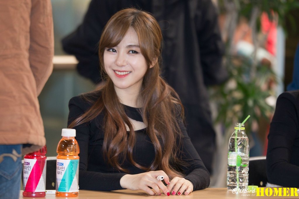 AOA 직찍 - 131027 영풍문고 김포공항점 팬싸인회 Part.2 (34 pics)