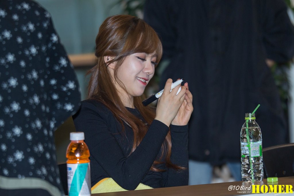 AOA 직찍 - 131027 영풍문고 김포공항점 팬싸인회 Part.1 (34 pics)