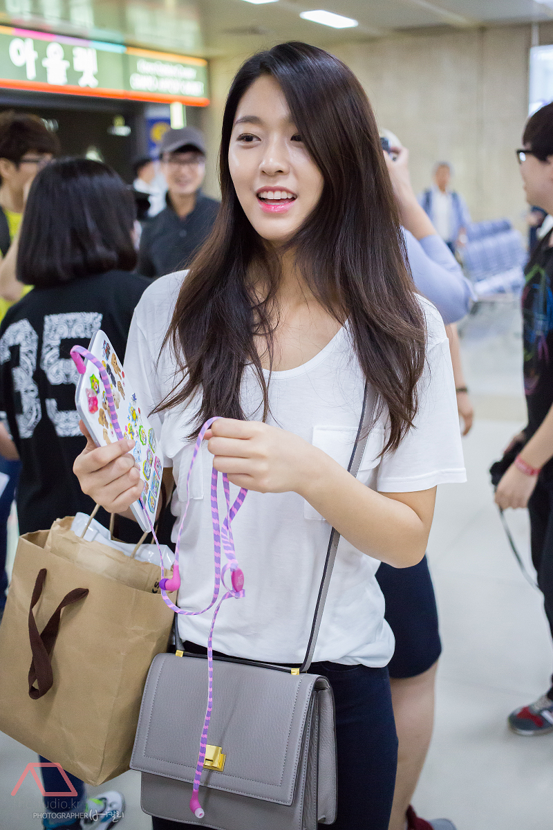 140908 김포공항 입국 AOA 설현 직찍 by 버칼리