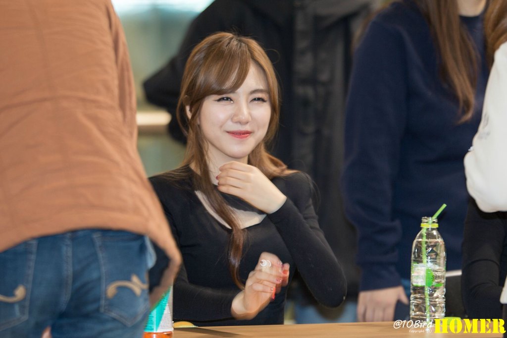 AOA 직찍 - 131027 영풍문고 김포공항점 팬싸인회 Part.1 (34 pics)