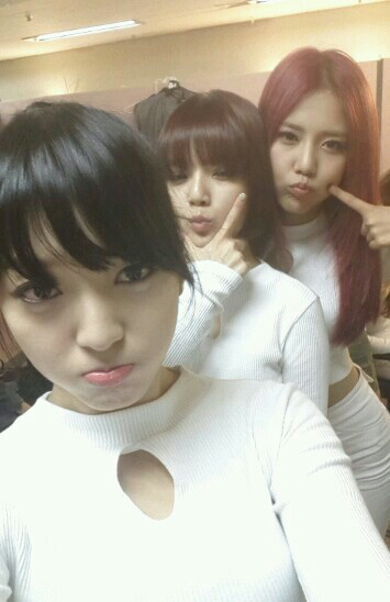 AOA 131011 트위터 - 혜정입니다! 저희 흔들려 본방사수 하셨어요?ㅎㅎ
