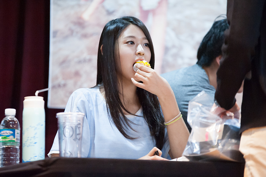 설현 직찍 - 140815 수서 AOA팬싸인회 by 상미