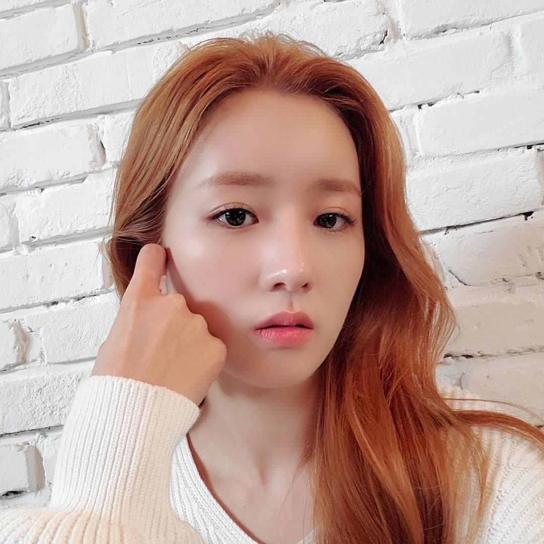 윤보미 광고 촬영 비하인드 인스타