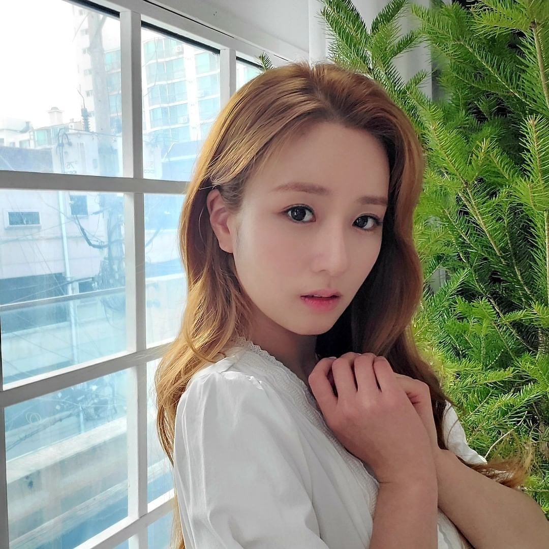 윤보미 광고 촬영 비하인드 인스타