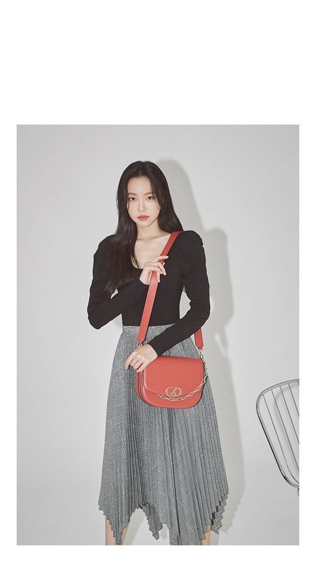 손나은 사만사타바사 광고 사진