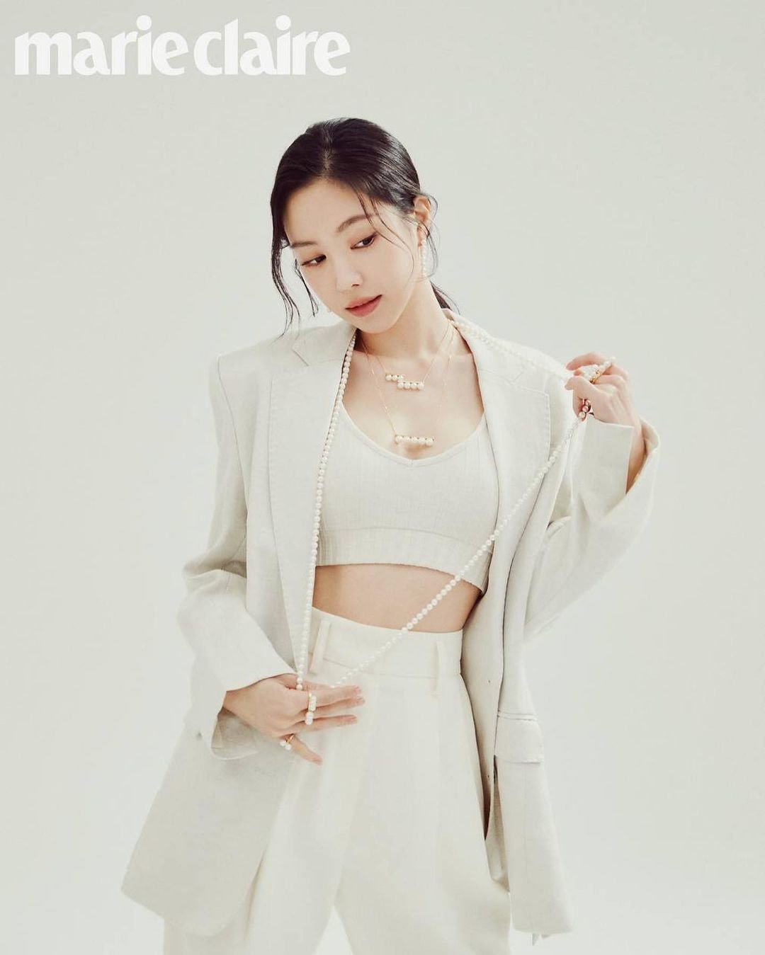 손나은 인스타 업뎃 (feat. 마리끌레르)