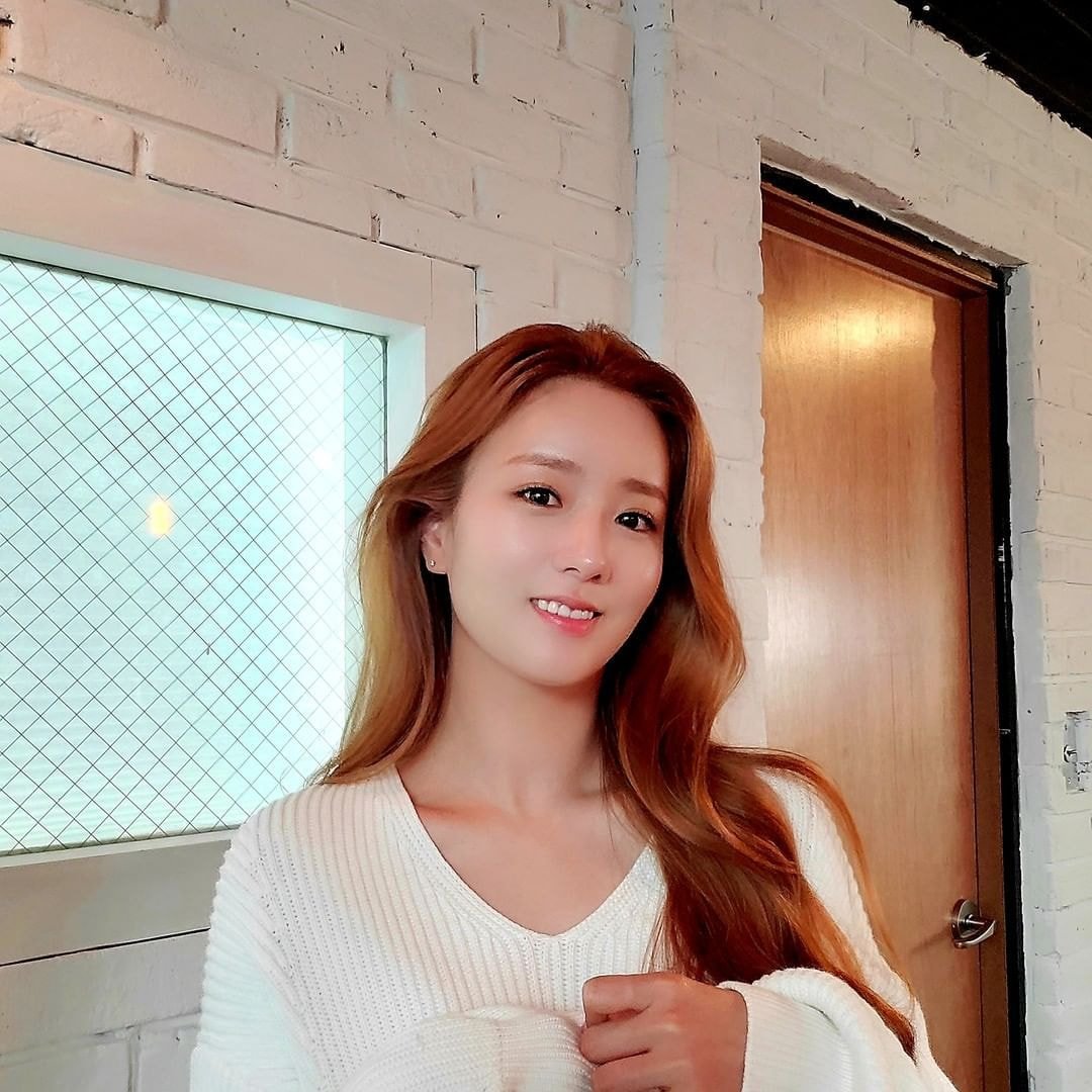 윤보미 광고 촬영 비하인드 인스타