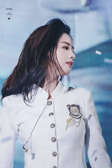 #에이핑크 윤보미 옆선.jpg