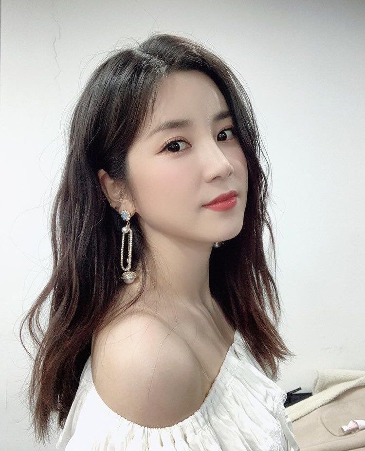 온택트 팬미팅을 진행한 에이핑크