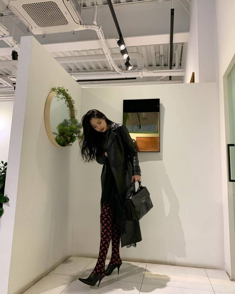 검은 가죽 코트 카리스마 #에이핑크 #손나은