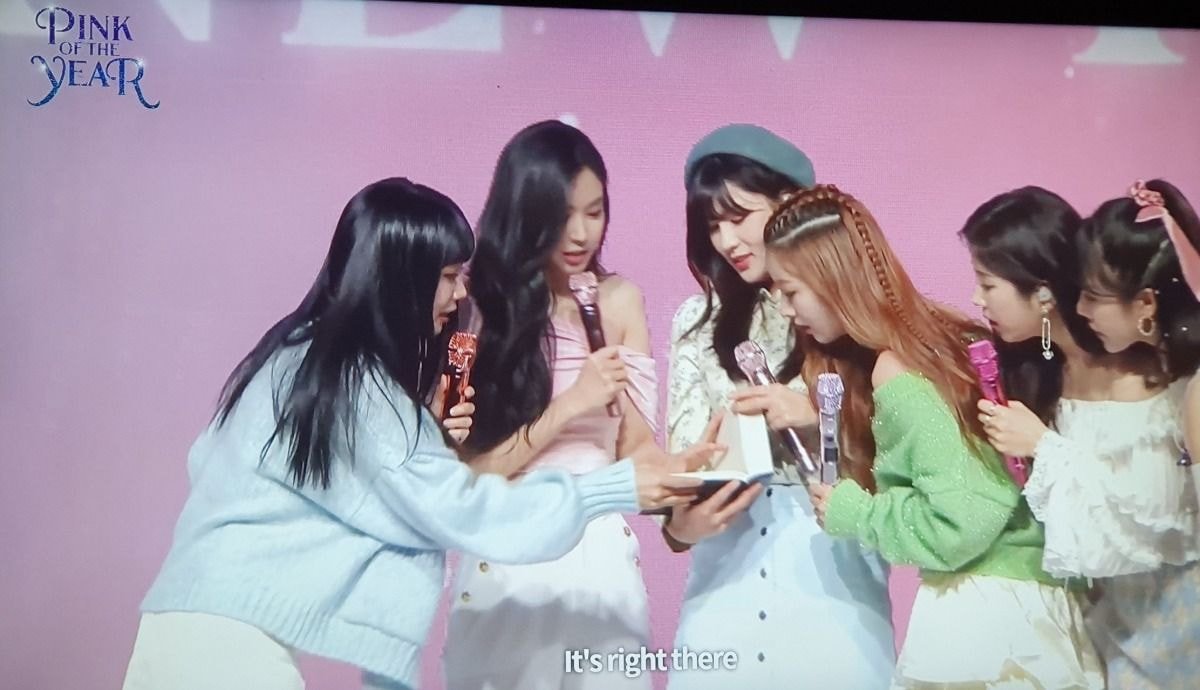 온택트 팬미팅을 진행한 에이핑크
