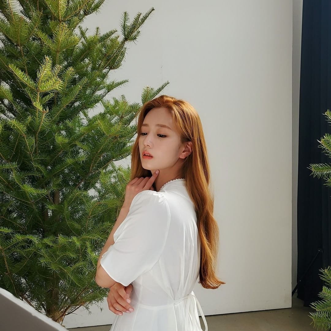 윤보미 광고 촬영 비하인드 인스타