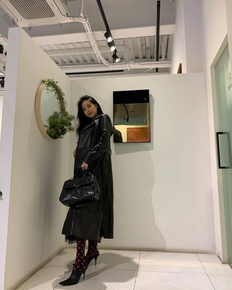 검은 가죽 코트 카리스마 #에이핑크 #손나은