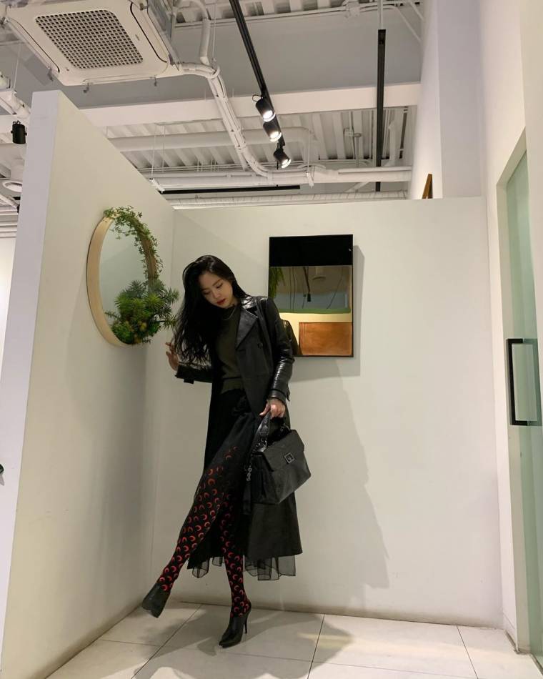검은 가죽 코트 카리스마 #에이핑크 #손나은