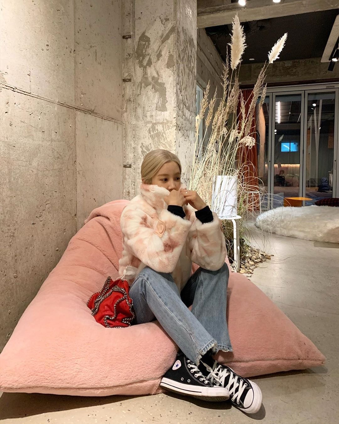 오늘자 에이핑크 박초롱.insta