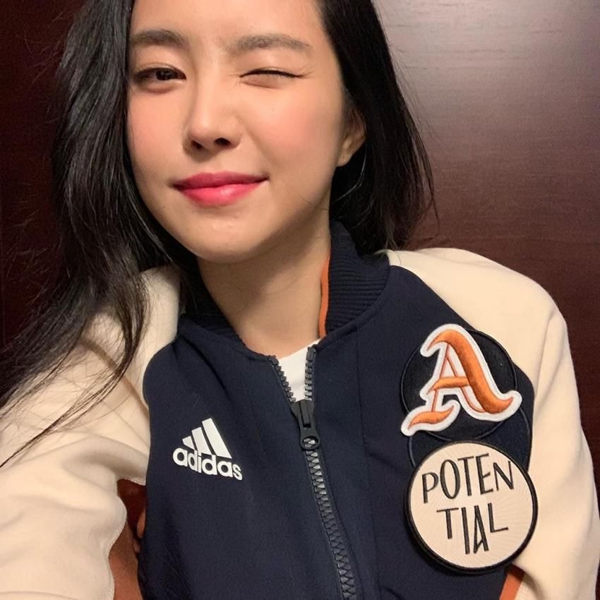 새로나온 손나은 아디다스 광고