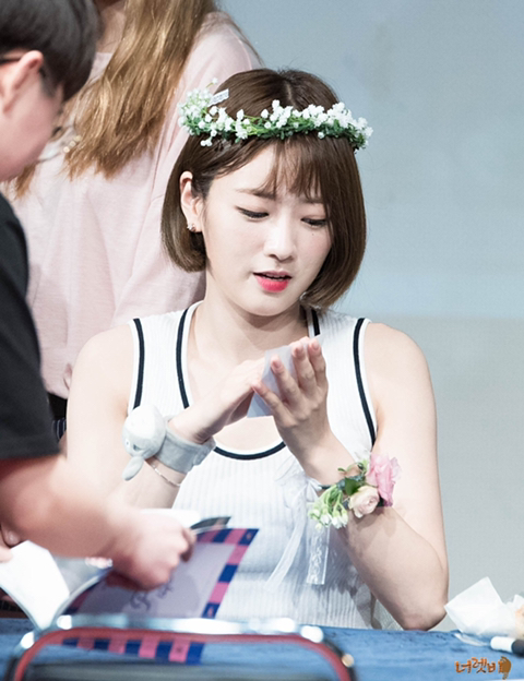 에이핑크 뽀미 단발 시절.jpg
