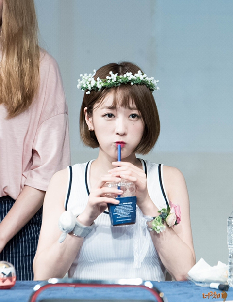 에이핑크 뽀미 단발 시절.jpg