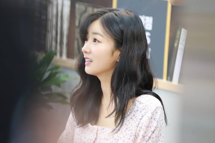 부모님 오픈하는 편의점에서 팬싸한 유투버 (with #에이핑크 #보미)