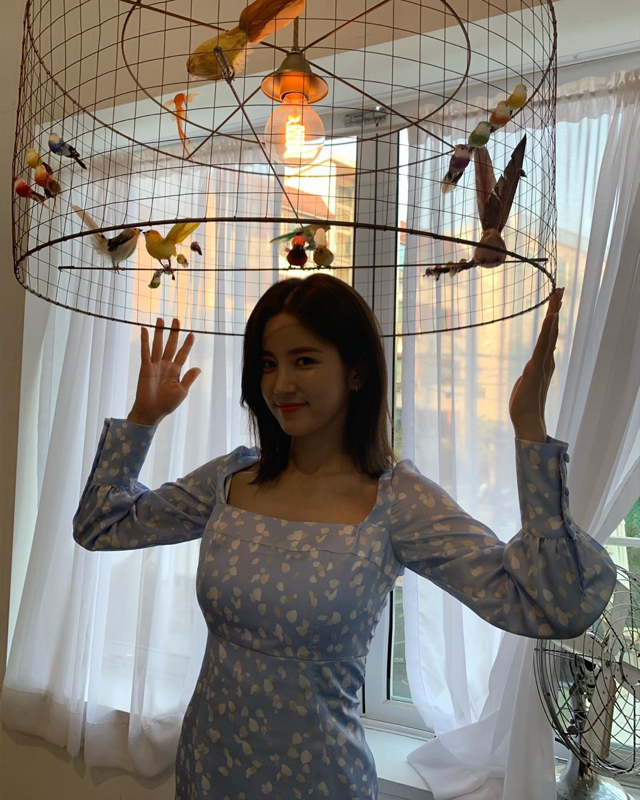에이핑크 초롱 최근 근황.jpg
