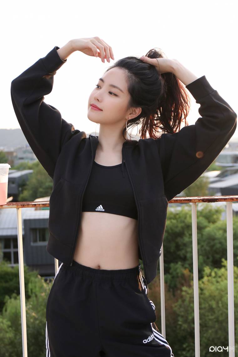 에이핑크 손나은 아디다스 비하인드