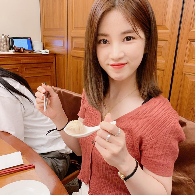 에이핑크 초롱 최근 근황.jpg