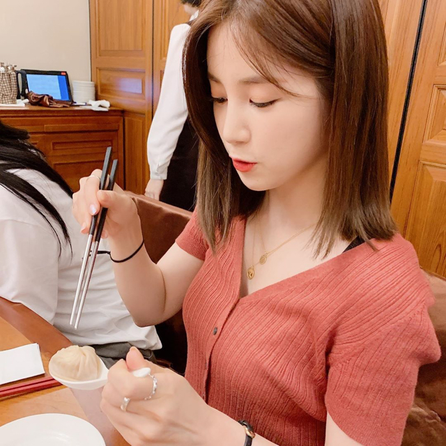 에이핑크 초롱 최근 근황.jpg