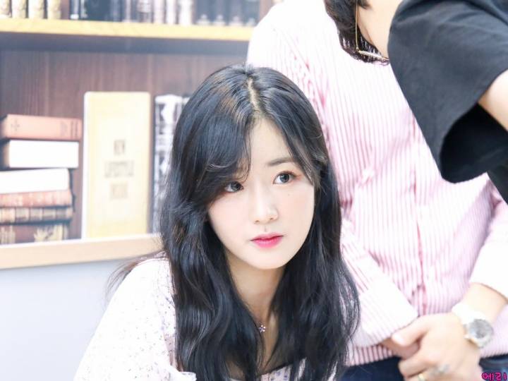 부모님 오픈하는 편의점에서 팬싸한 유투버 (with #에이핑크 #보미)