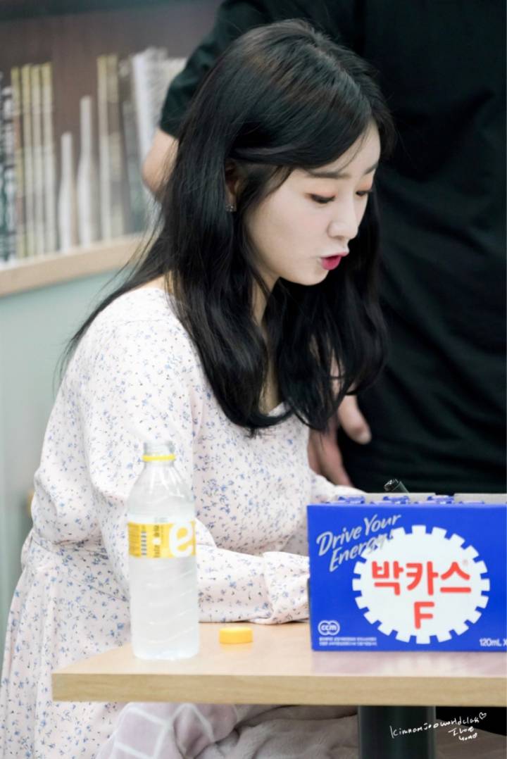 부모님 오픈하는 편의점에서 팬싸한 유투버 (with #에이핑크 #보미)