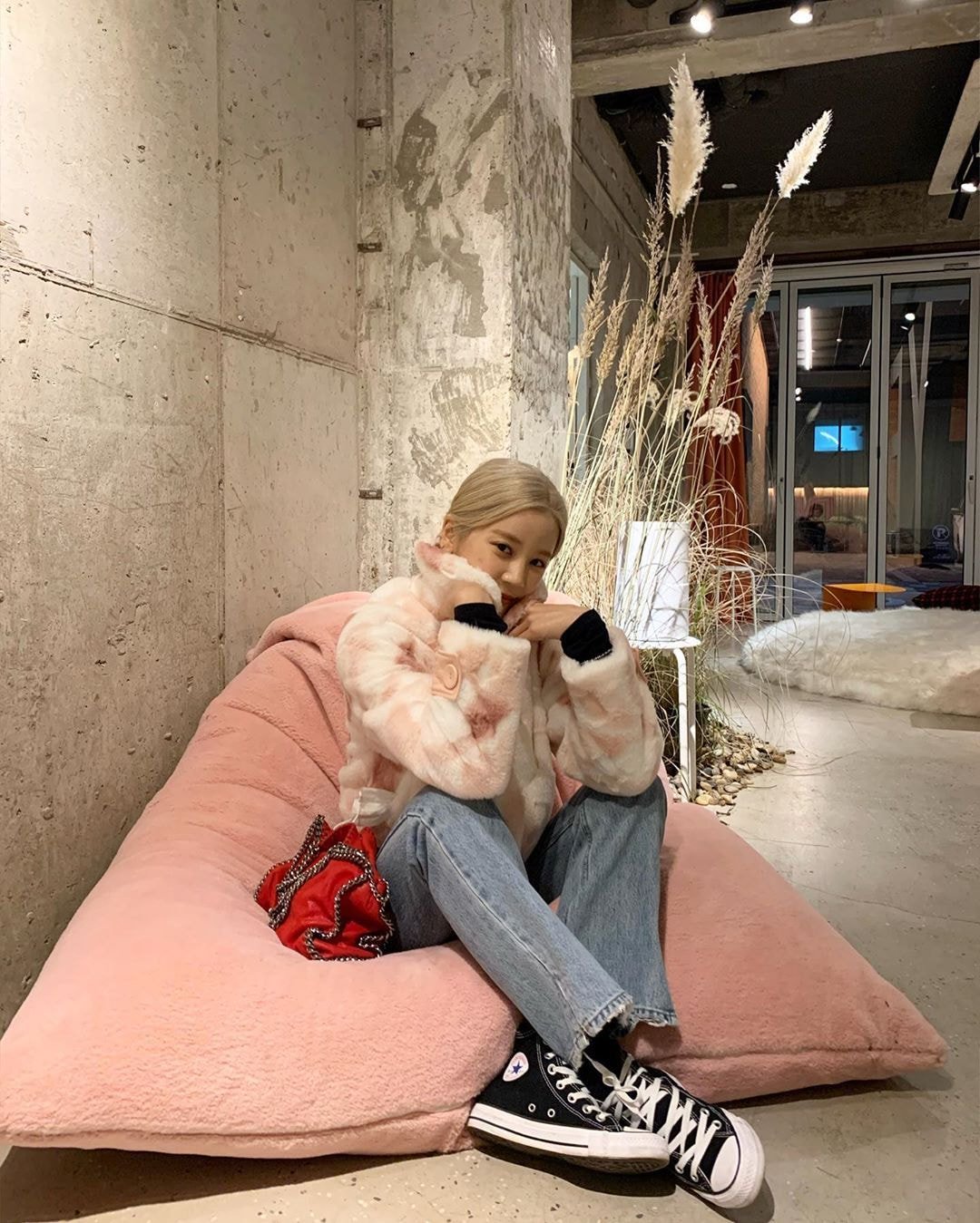 오늘자 에이핑크 박초롱.insta
