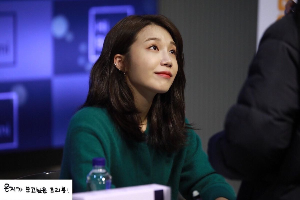 오늘자 정은지 팬사인회.jpg
