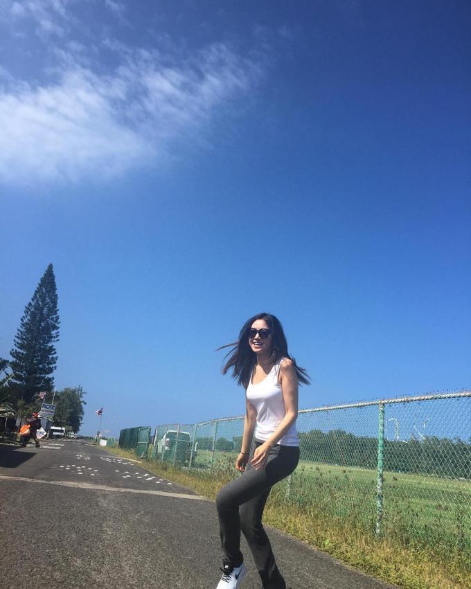 하와이가서 화보찍는 나은이.jpg