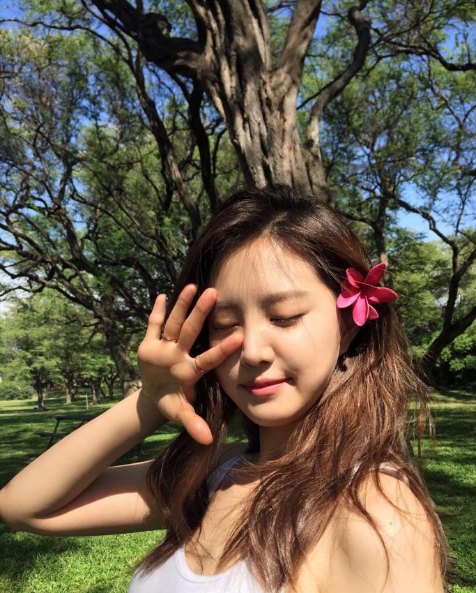 하와이가서 화보찍는 나은이.jpg