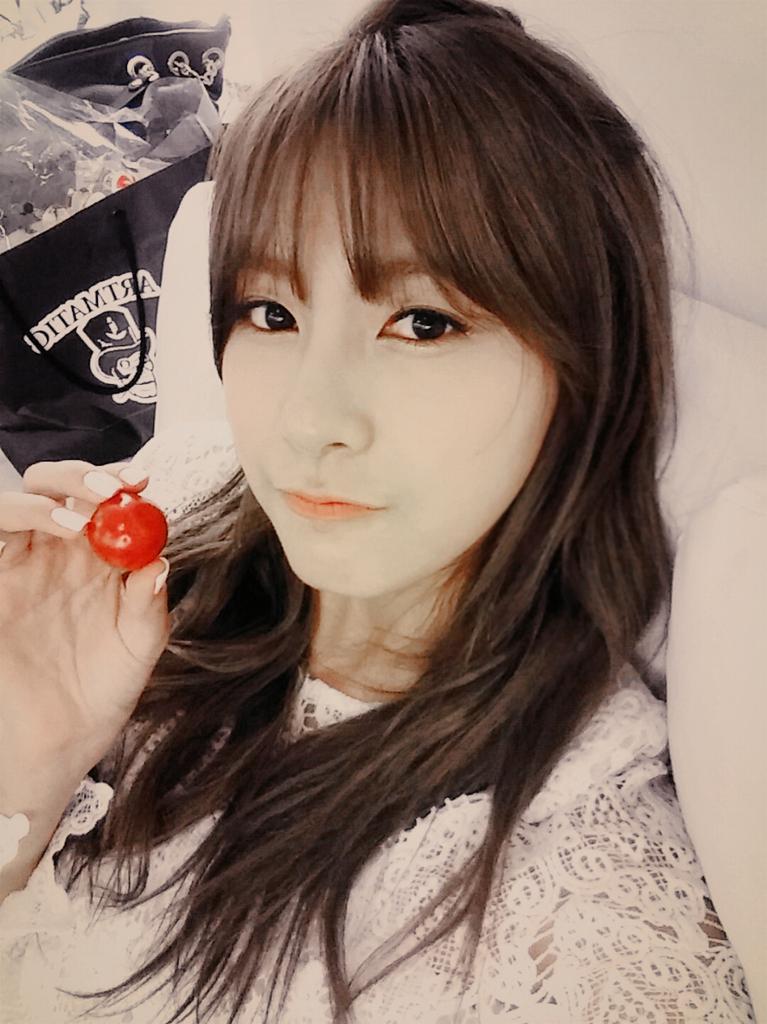 오하영(에이핑크) 트윗 - 내사진도 호로록호로록