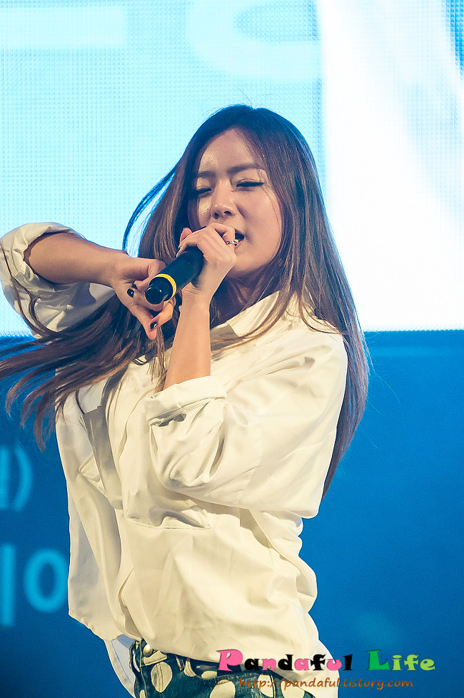 초롱.보미.은지 직찍 - 141008 동명대 축제 by pandaful