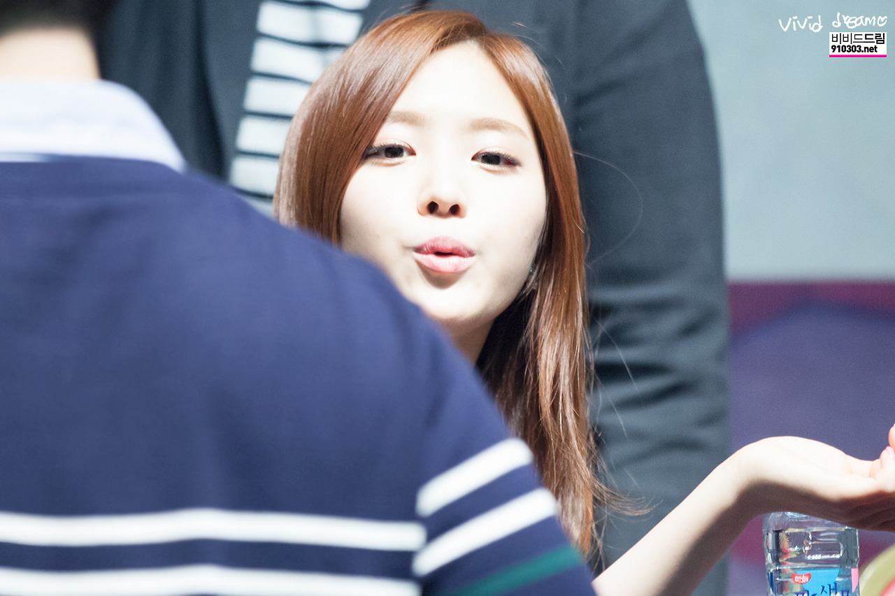 140413 손나은 목동팬사인회 직찍 모음 by EXTRA, 비비드드림